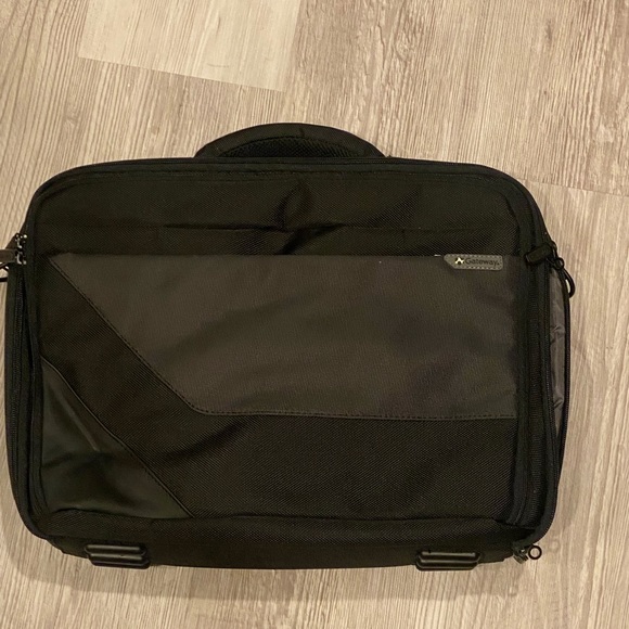 Gateway multi compartment laptop case or briefcase - Picture 2 of 5